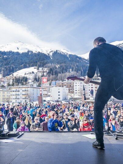 A band at the Cover Festival Davos Klosters at Bolgenplaza | © Davos Klosters Mountains