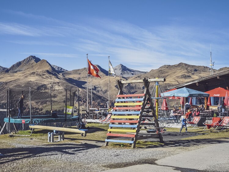 Spielplatz beim Restaurant Jatzmeder auf dem Rinerhorn | © Davos Klosters Mountains